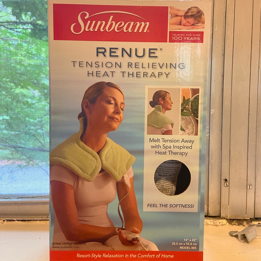 Electric heating pad for neck